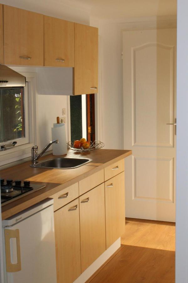 Sfeervol Vakantiehuisje In Bosrijke Omgeving วอร์เดน ภายนอก รูปภาพ